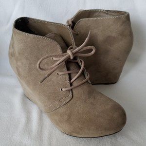 Xappeal Womens Shoes Booties Wedge Platform Lace-Up Tan (Flynn Style) Size 8